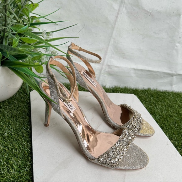 Badgley Mischka Women's Jen
Heeled Sandal embroidered size 8 - Picture 10 of 12